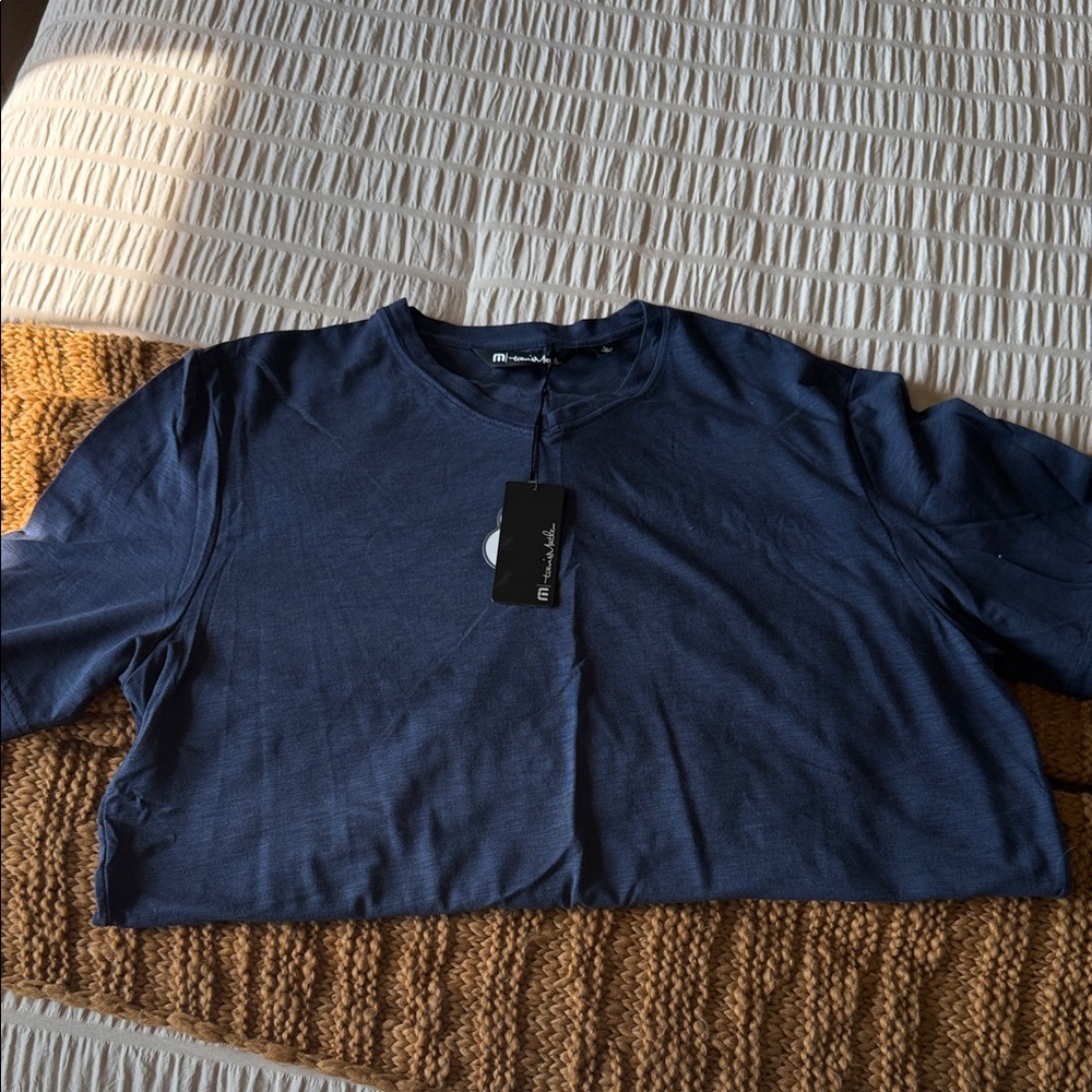 Navy Blue Crew Neck T-Shirt - Travis Mathew - size L. NWT. Cloud Collection